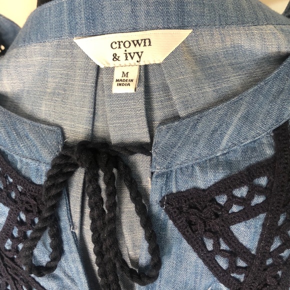 Crown & Ivy Denim blouse, with navy accents. - Picture 3 of 7